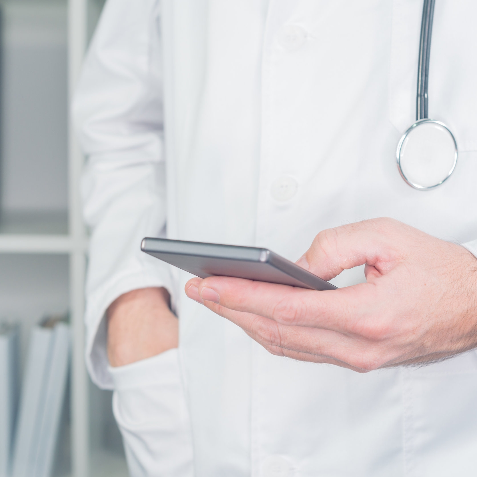 modern-technology-in-healthcare-and-medicine-P99L3ZJ.jpg