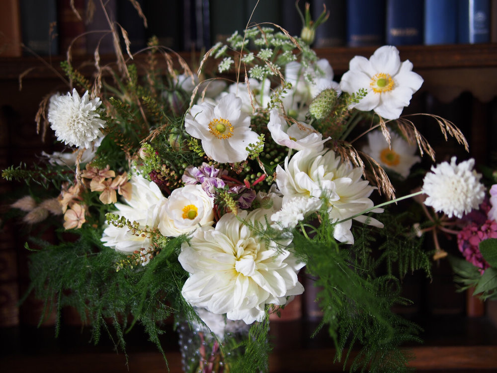 adelaides-secret-garden-wedding-flowers-rosie-jamie1