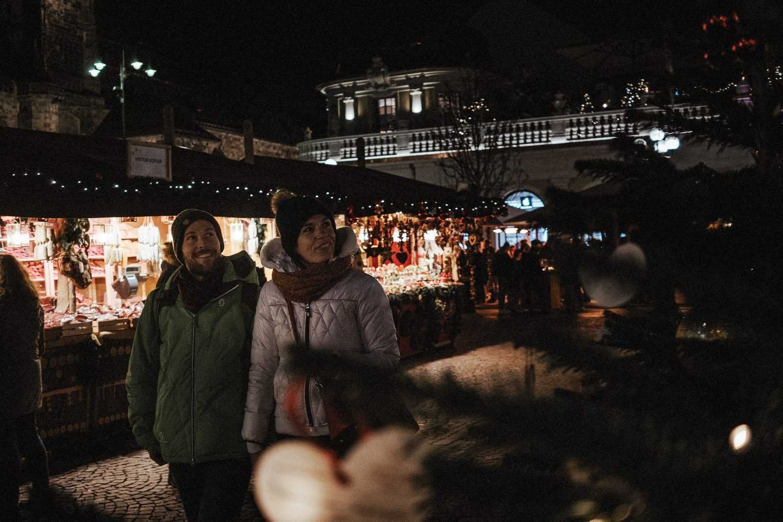 Destination  elopement couple in love italy mercatino di natale (11)_11_11zon.jpg