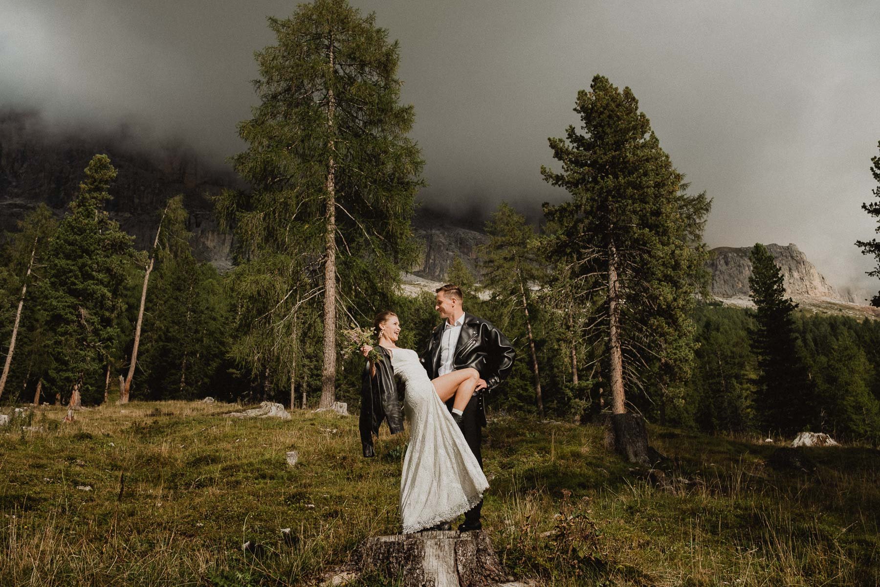 wedding day photoshoot made with love fotografo Bolzano alto adige