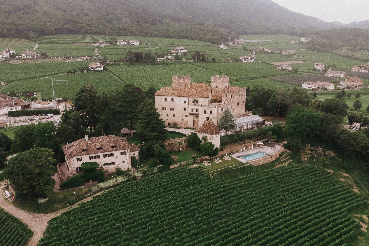 wedding photographer south tyrol freudenstein castle