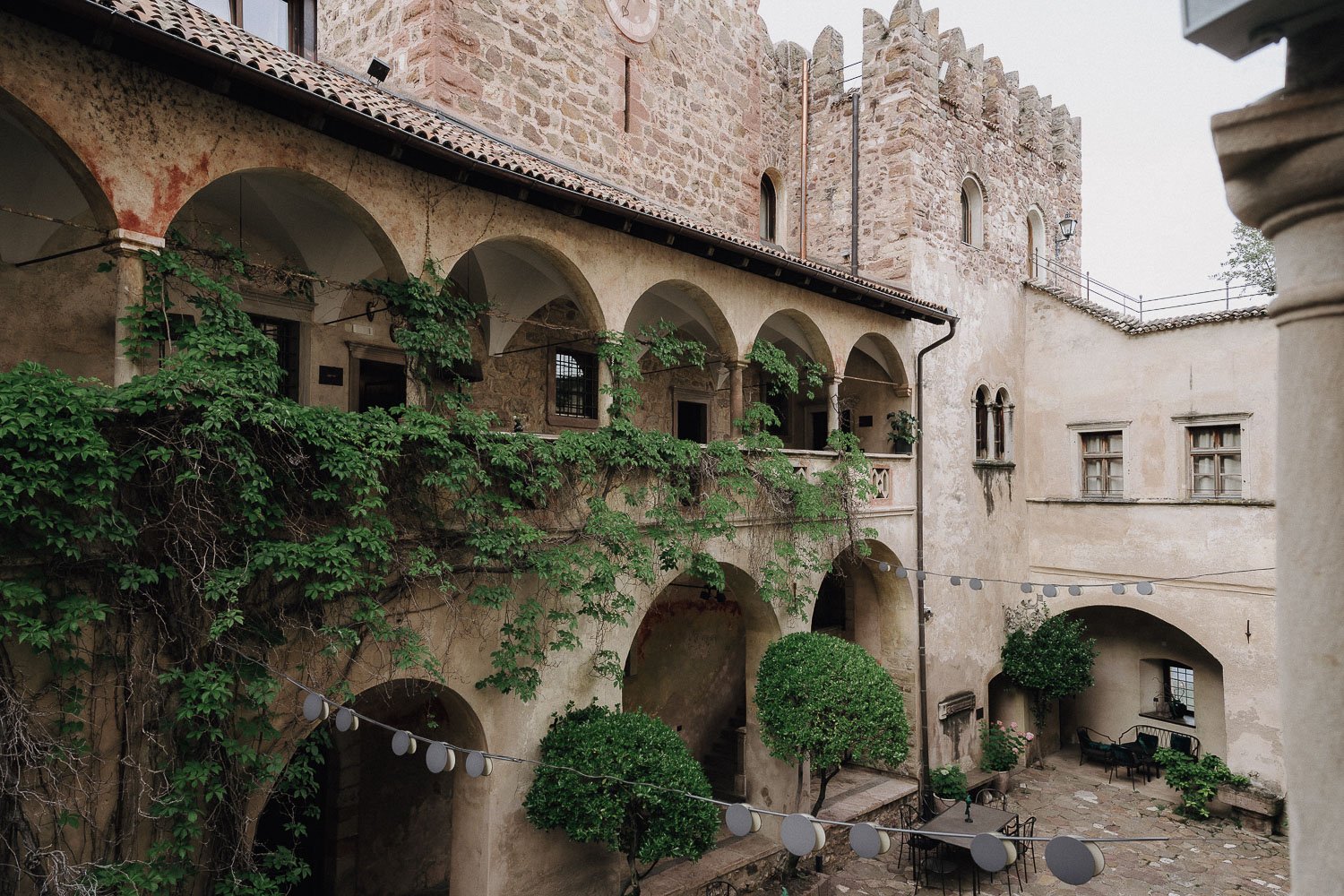 wedding photographer south tyrol freudenstein castle