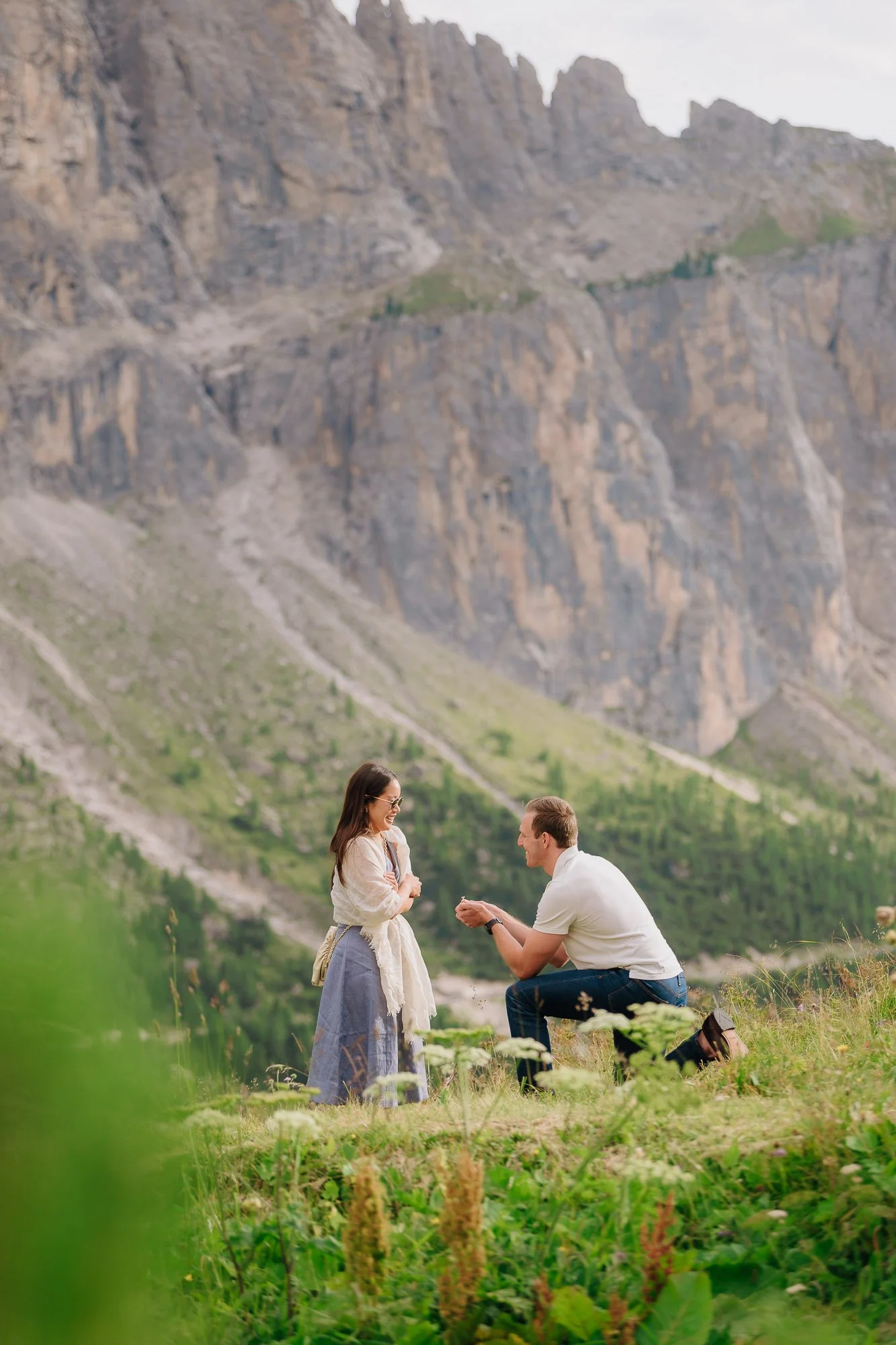 Proposal surprise photography at selva di gardena dolomites