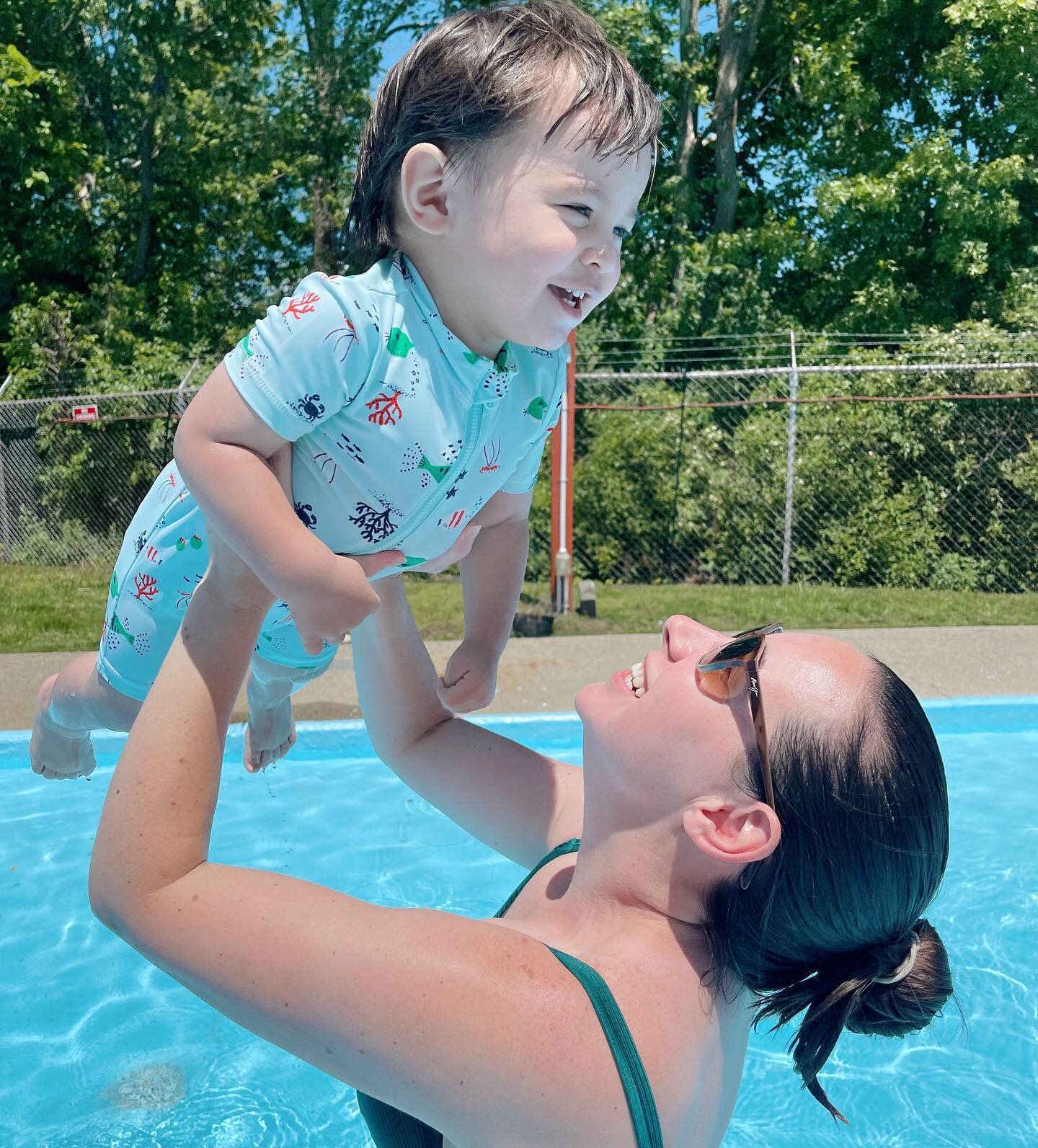 First pool day at @lakehiawathaswimclub ☀️💦 It felt so nostalgic going to a community pool again, even if we got some Stranger Things vibes. I loved them when I was a kid so it&rsquo;s a little surreal to share the experience with our babes. #jackri