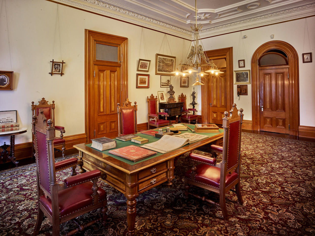 Gallery — The Iolani Palace Book