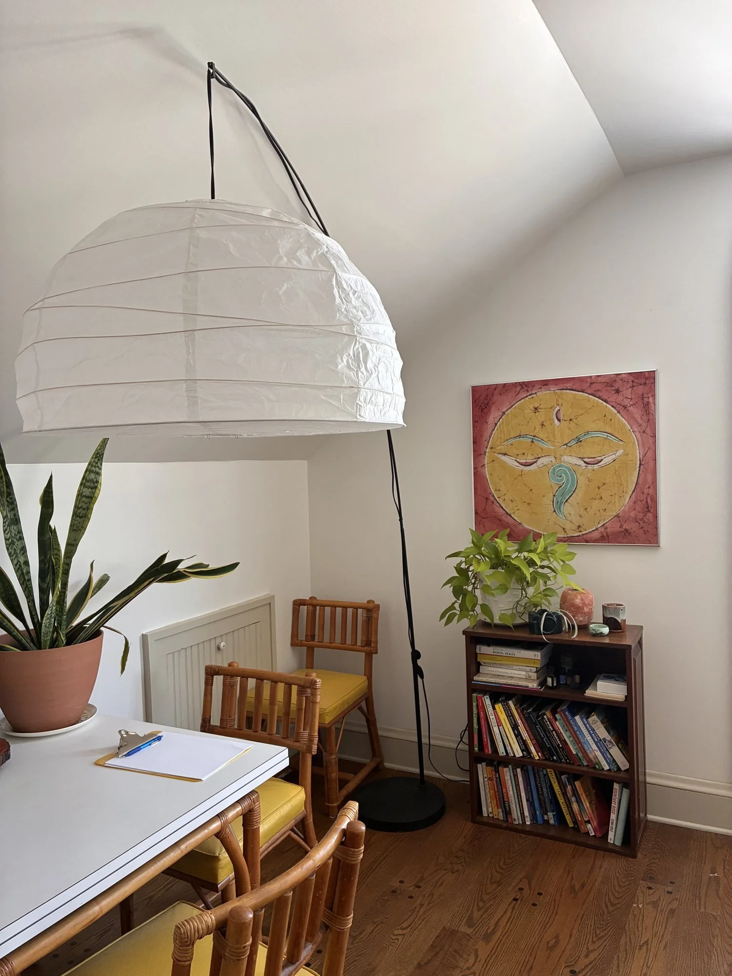 art-therapy-corner-paper-lamp-virginia.jpg