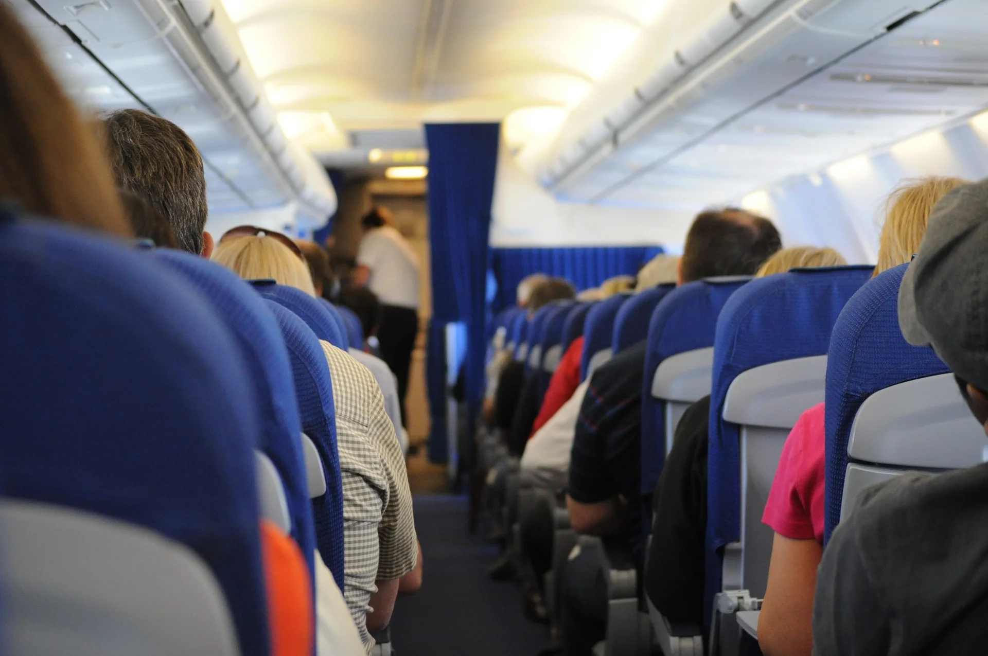 airplane-698539_1920.jpg