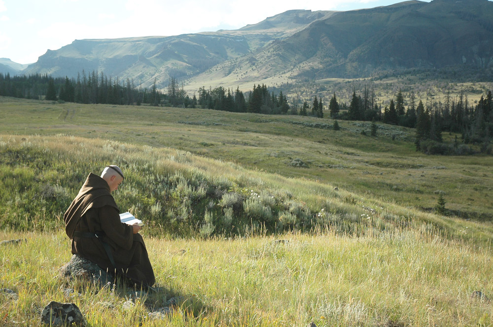Young_Monk_Praying_on_the_New_Mount_Carmel.jpg