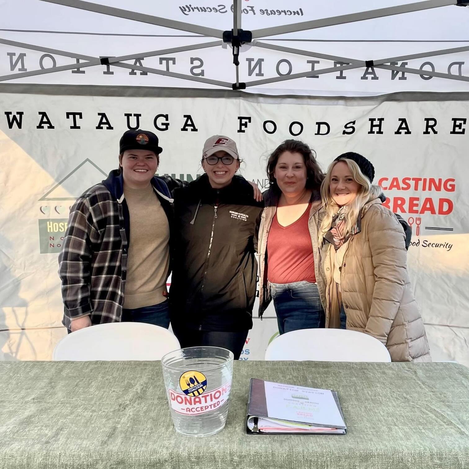 💚Let&rsquo;s hear it for the Donation Station!👏

🌱🛒 You&rsquo;ll find our Donation Station booth set up every Saturday during the season, hosted by our esteemed partner agencies: Casting Bread Ministries (@castingbread), Hunger and Health Coaliti