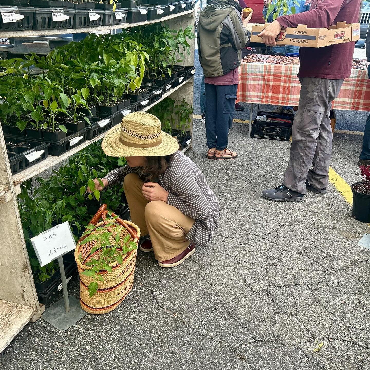 🎉💃🏻We are having a great time out here at the Market this morning, and we&rsquo;ve got the perfect gifts for your Mom, your grad or yourself! 🎁And if you&rsquo;re a gardener you know Mother&rsquo;s Day also means that it&rsquo;s safe to plant you