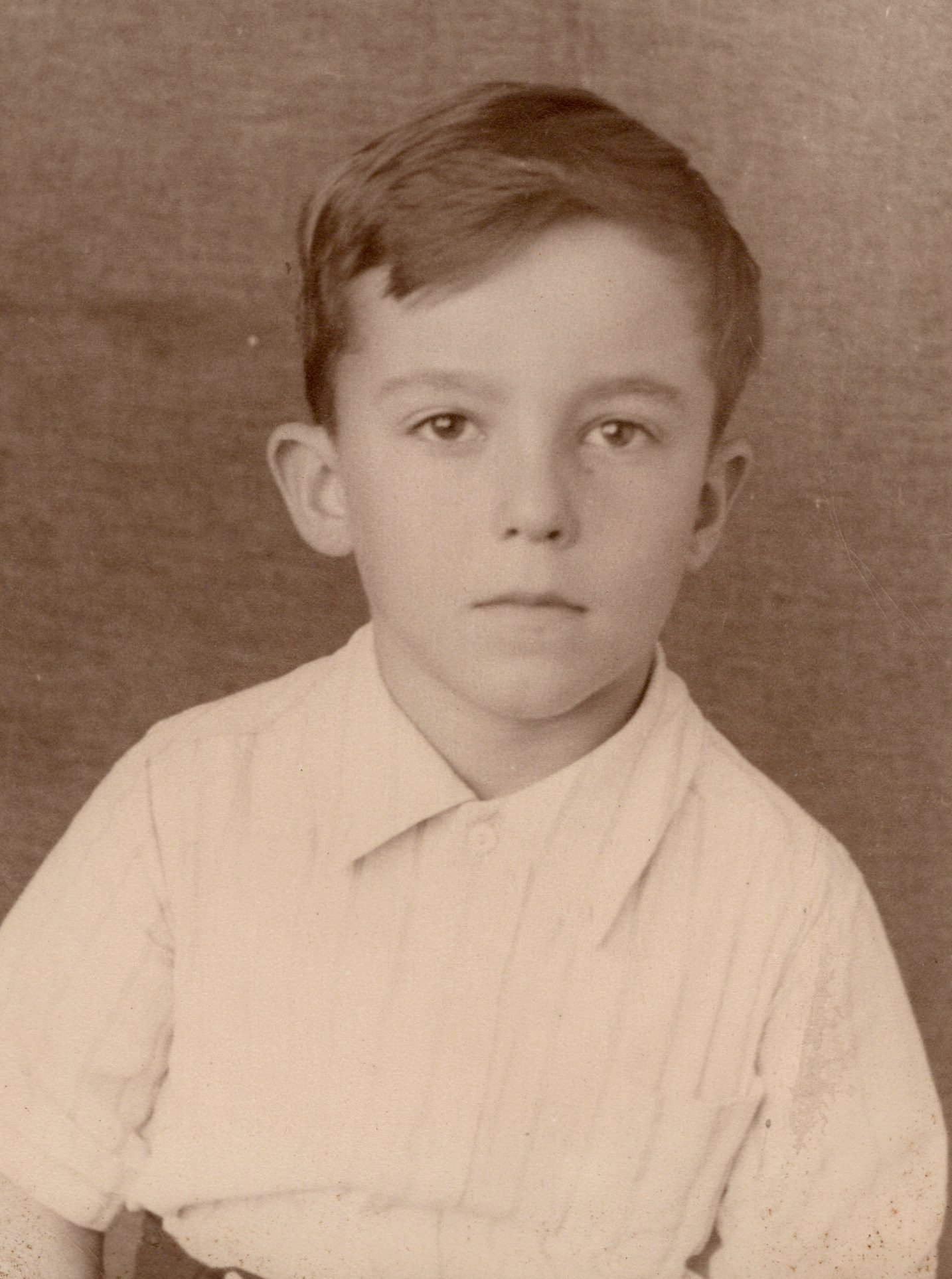 452. Paul Studio Portrait small boy.jpg