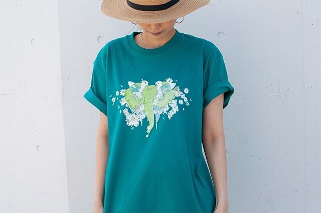 このTシャツは @mayufujisawa さんの作品がオリジナルになっています。
カラフルで可愛らしい生き物モチーフの作品は、子供服としてもオススメです✨
キッズサイズをご希望の場合はショップのお問い合わせからお気軽にご連絡ください。

ショップはこちら
👉https://iiwii.thebase.in👈
プロフィールのリンクからご覧ください。

この他にもアーティストとのコラボTシャツがたくさん👕✨
かっこいいものから可愛いアイテムまで揃いました。
ぜひご覧くださいませ。  #fas