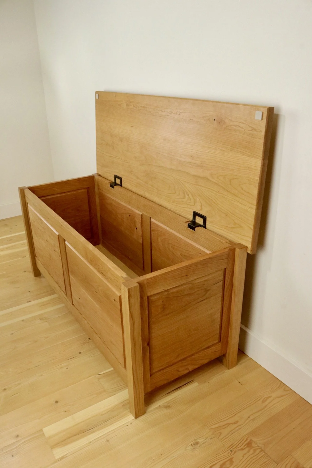Shaker Blanket Chest
