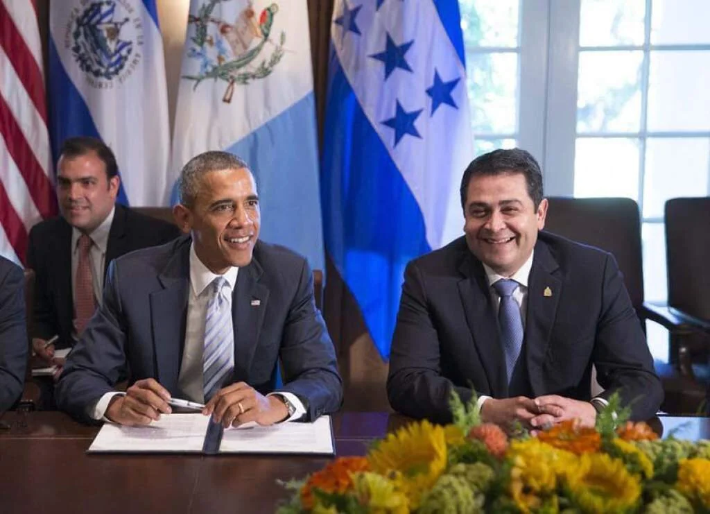 Former U.S. President Barack Obama and Honduras President Juan Orlando Hernández during a meeting at the White House, 2014. (EFE)