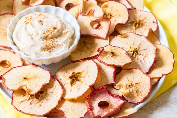 Cinnamon_Apple_Chips_with_Dip.jpg