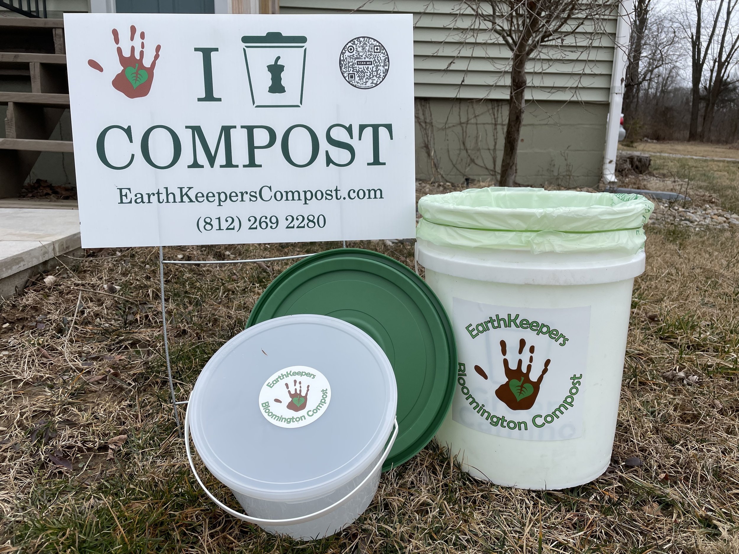 I Compost Yard Sign with EarthKeeper Buckets
