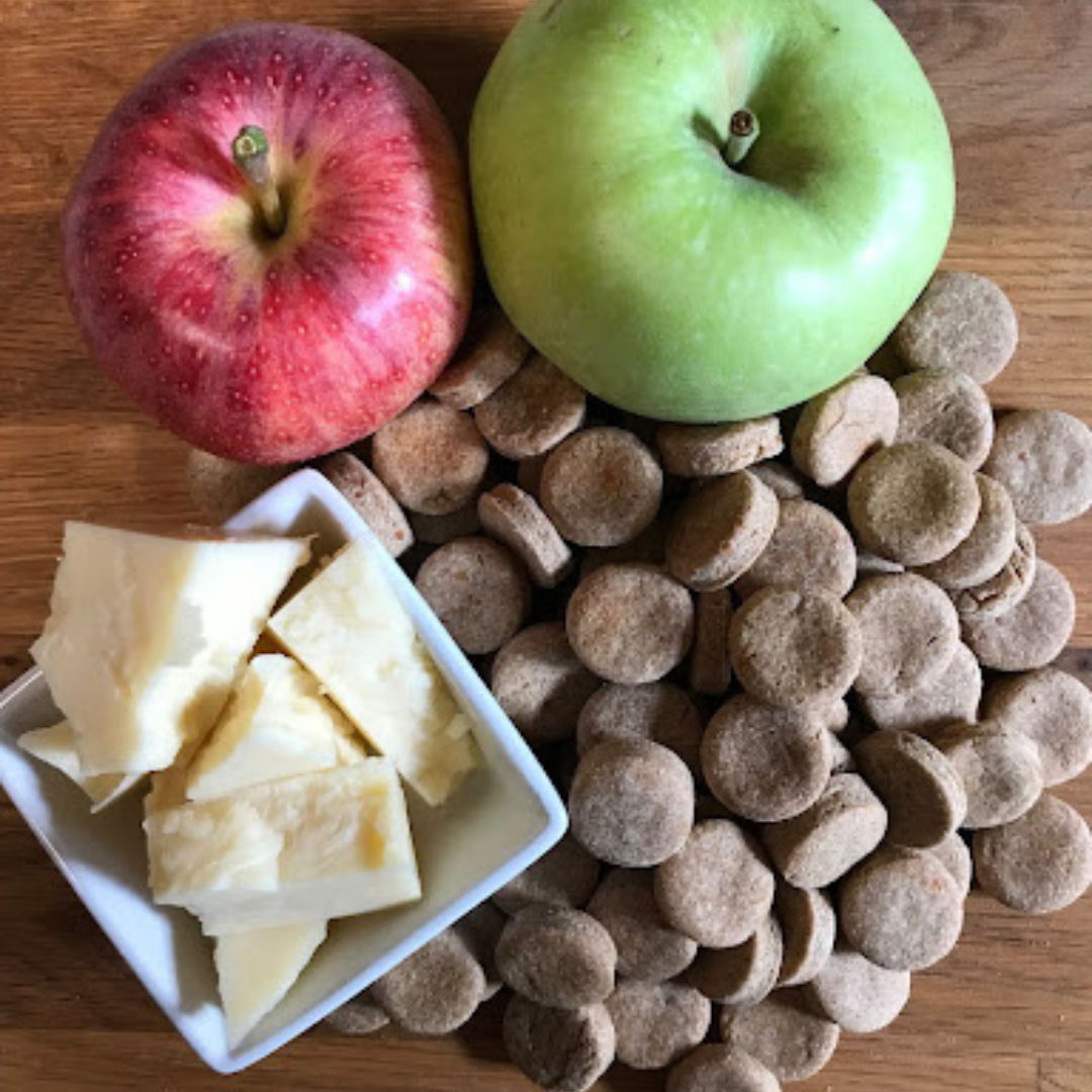 Milky Whey Moon Pennies Vermont Cheddar & Apple dog treats