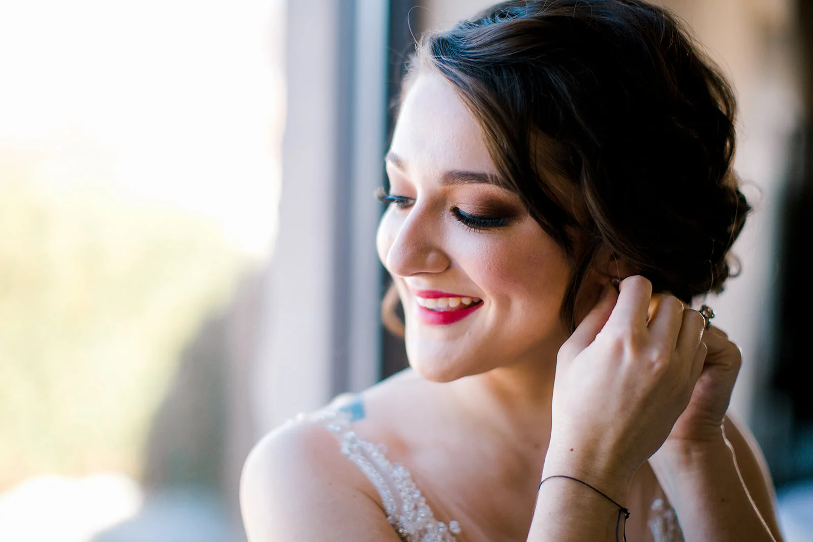 Photo by Rachel Graff Photography | wedding banquet hall at Royal Cliff south metro Minnesota | bride getting ready