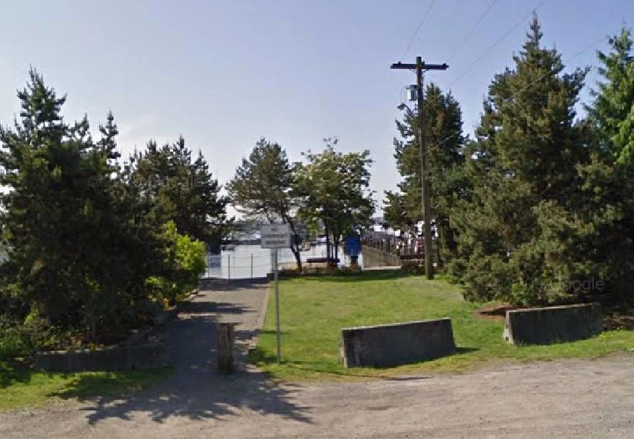 Bewicke Avenue by water.jpg