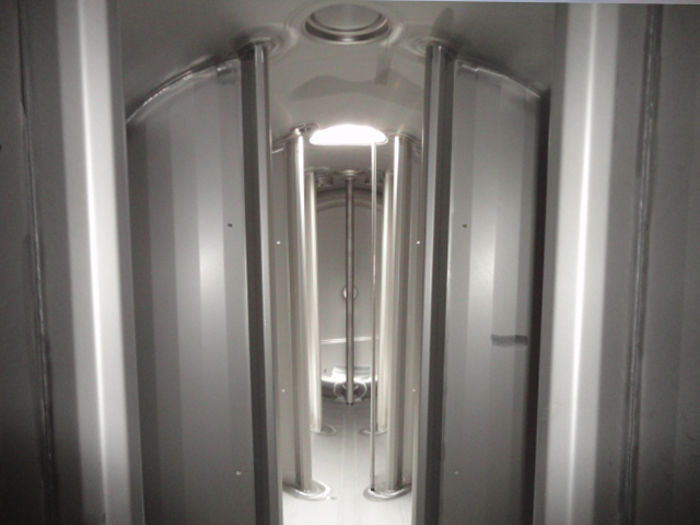 PEACOCK-Tank-Container-Lease-SPECIALIZED-PARTIAL-LOADED-baffles-3-klein.jpg