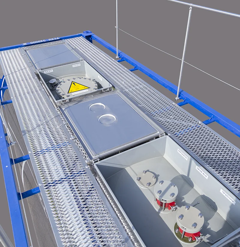 Specialized-spillboxes-Peacock-tank-container-lease-and-rental-klein.jpg