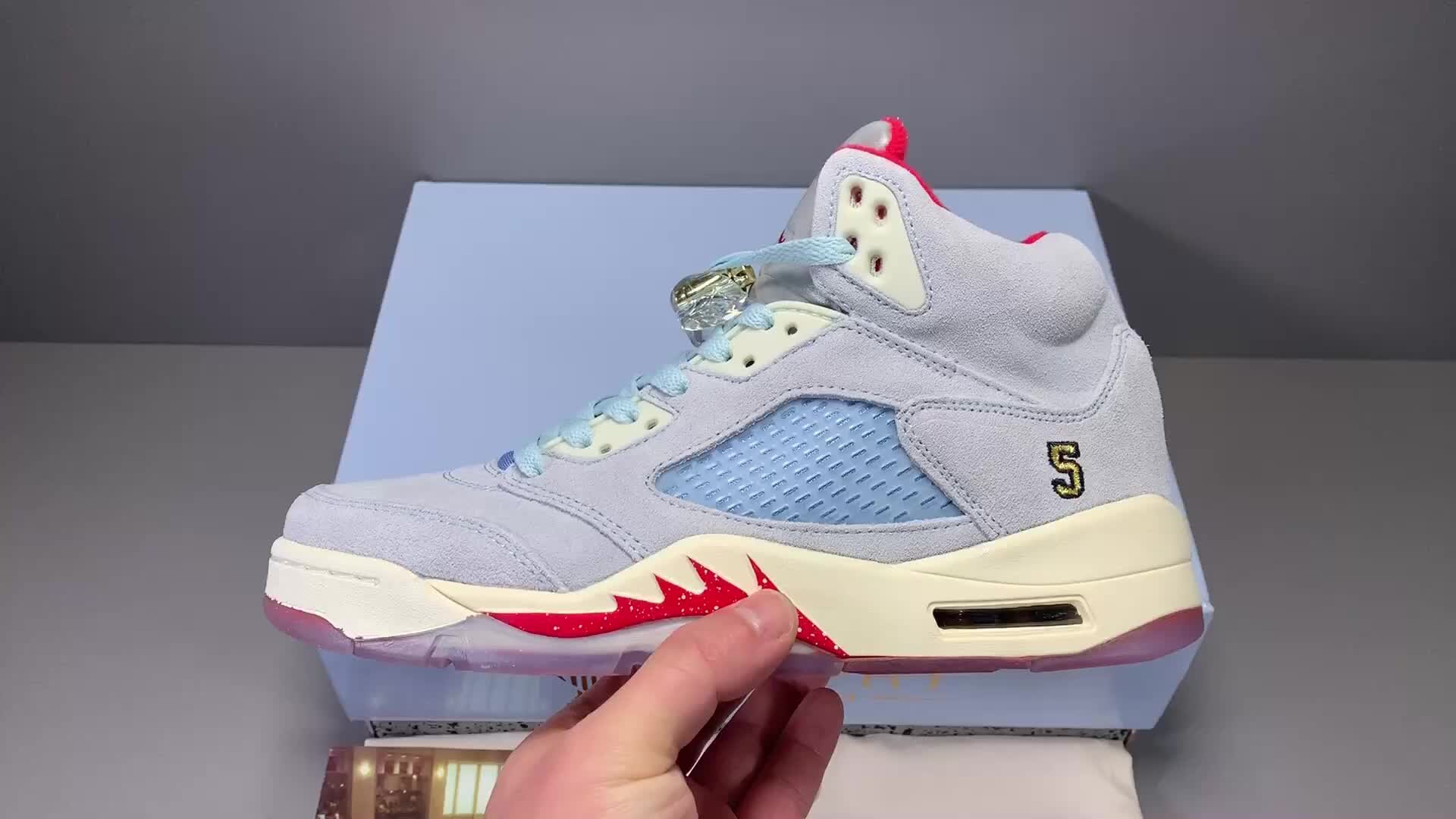 ir Jordan 5 TORPHY ROOM SP23.jpg