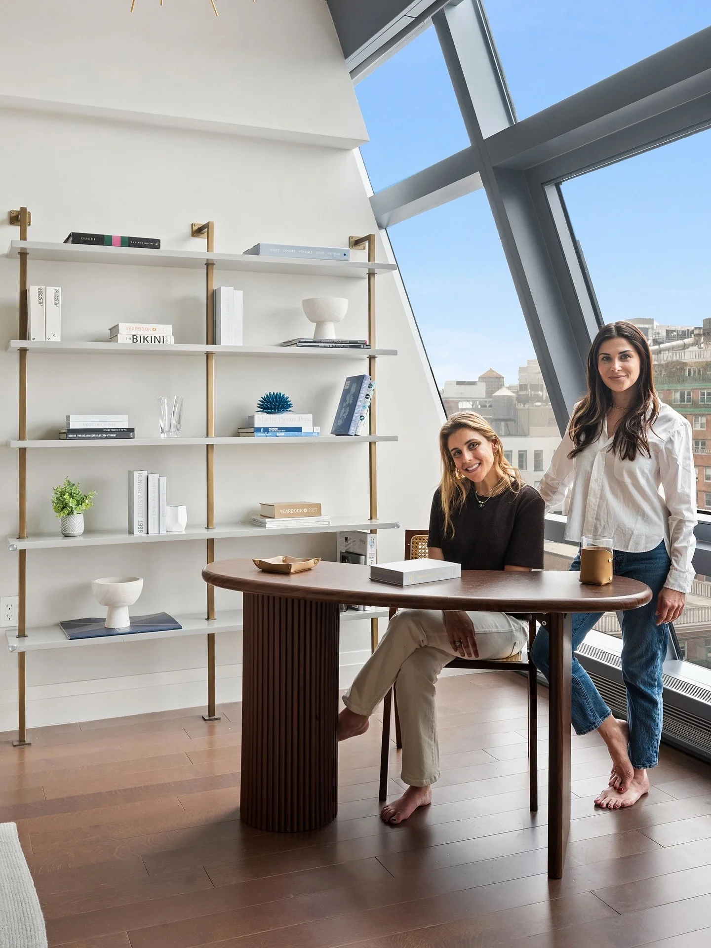 Collaboration in action! ✨ Teaming up with Jessica Shames Retelny and the Angela Retelny Team (Westchester) to leverage our combined networks and get this stunning listing in front of the right buyers. Floor-to-ceiling views and two brokers with a sh