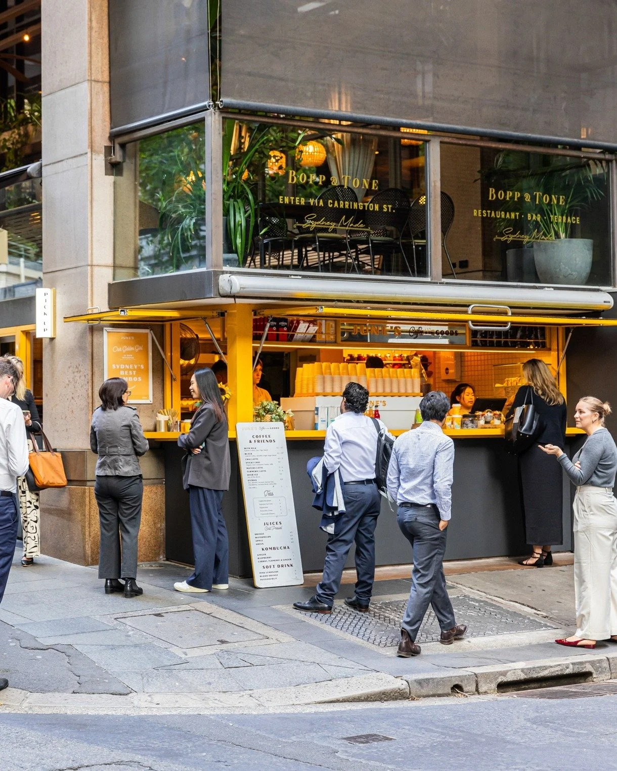 City mornings 🌞

Swing by our hole in the wall for coffee &amp; breakie to start the day!