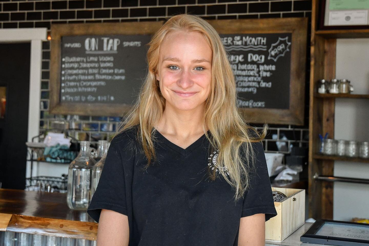 ⭐️ STAFF SPOTLIGHT ⭐️ Chances are that if you&rsquo;ve been to the Shoe, you&rsquo;ve been greeted by Lilly&rsquo;s smiling face! Lilly was our hostess and now one of our great servers. Lilly is a Niles native and graduated from Niles New Tech Academ
