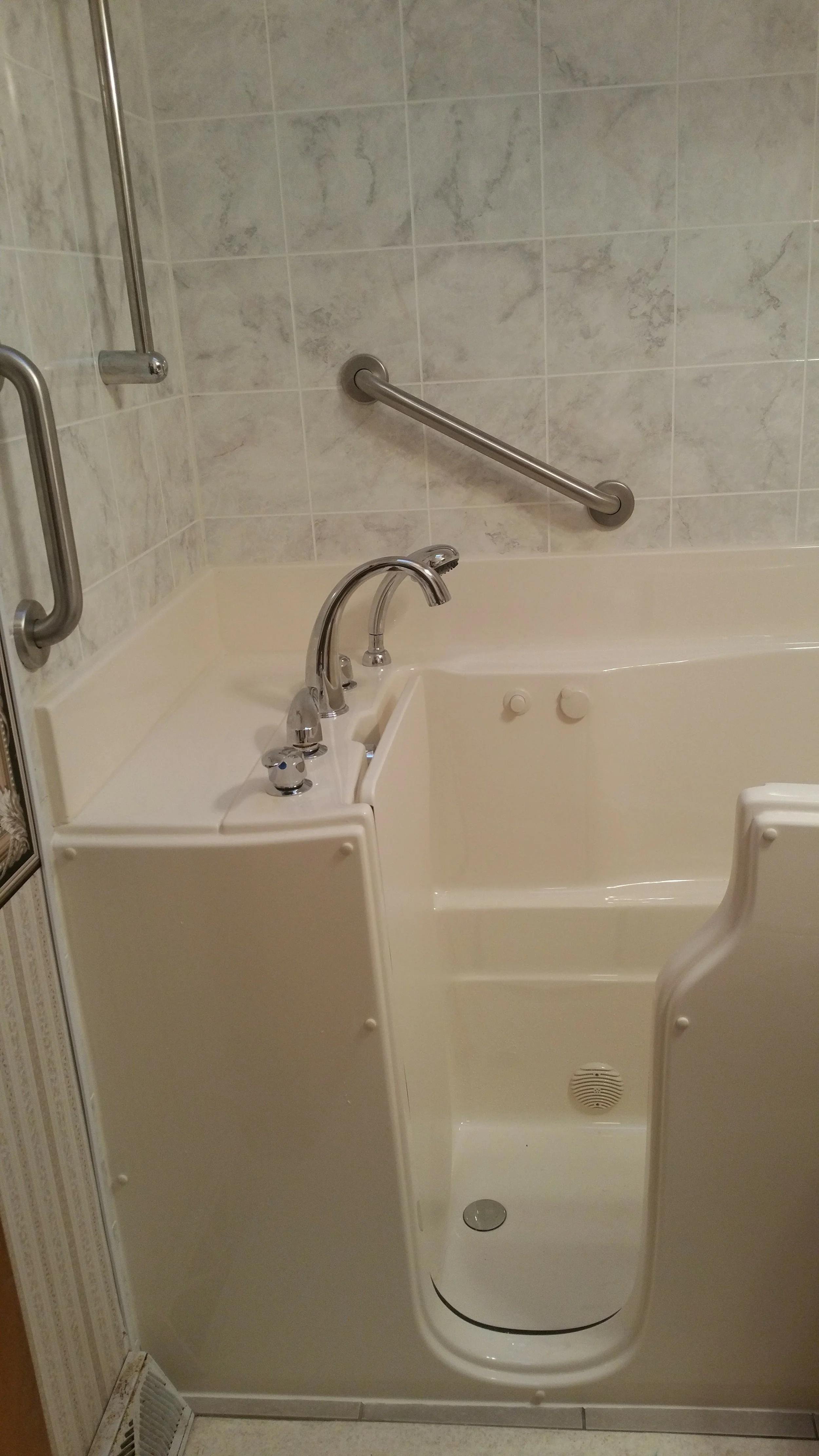 Gallery — Bath Innovations | Walk-in Bathtubs