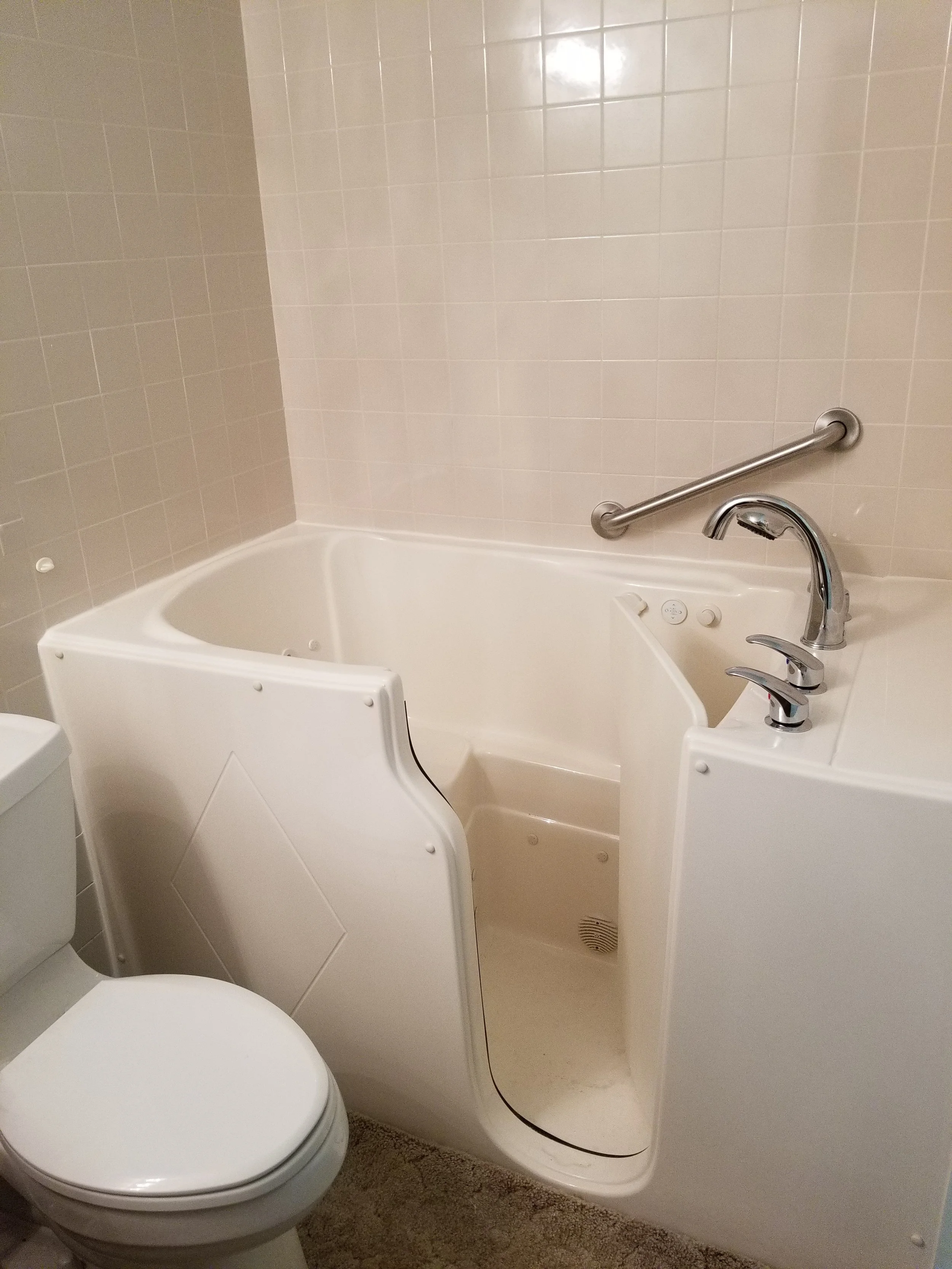 Gallery — Bath Innovations | Walk-in Bathtubs