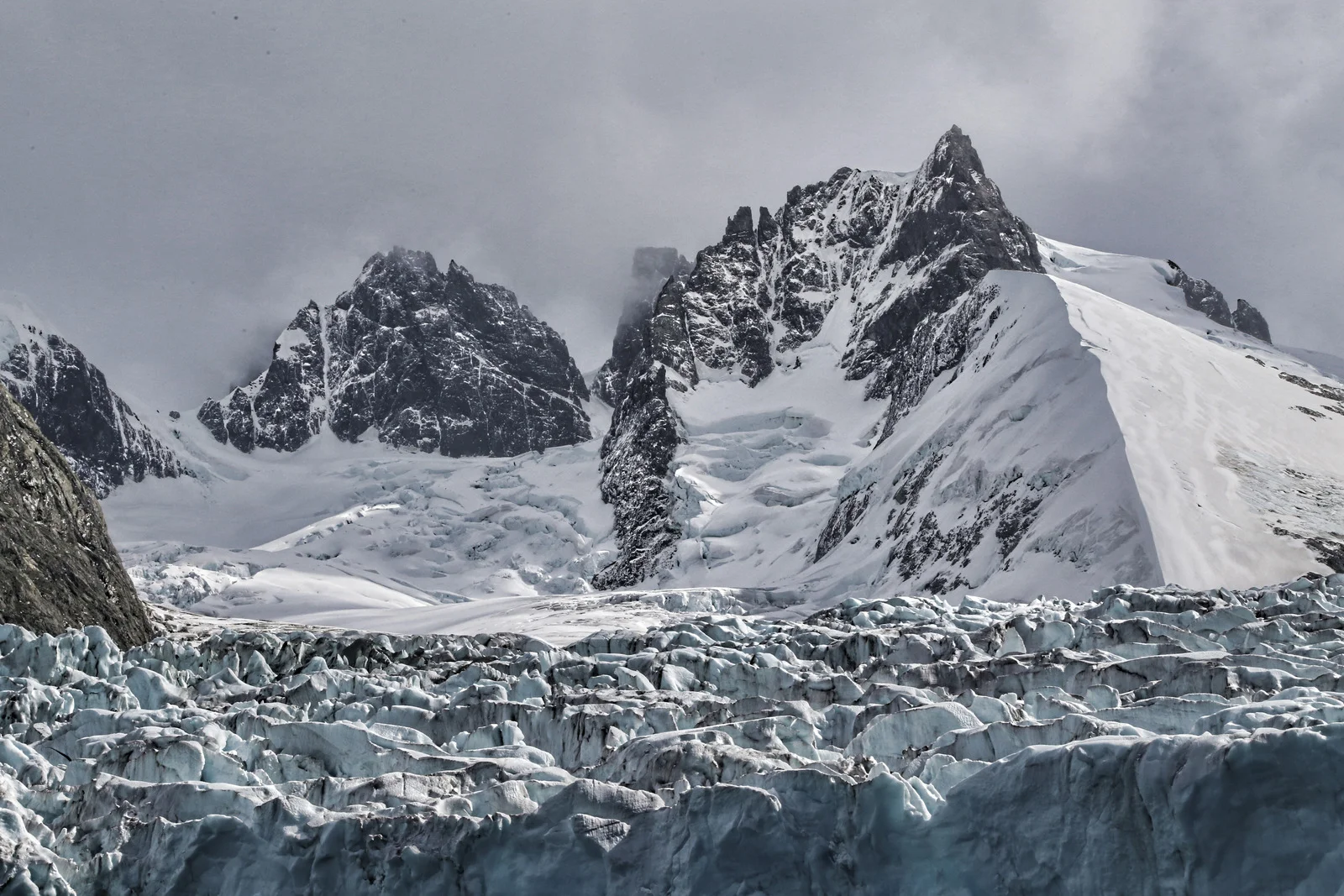 058-risting glacier crevasses.jpg