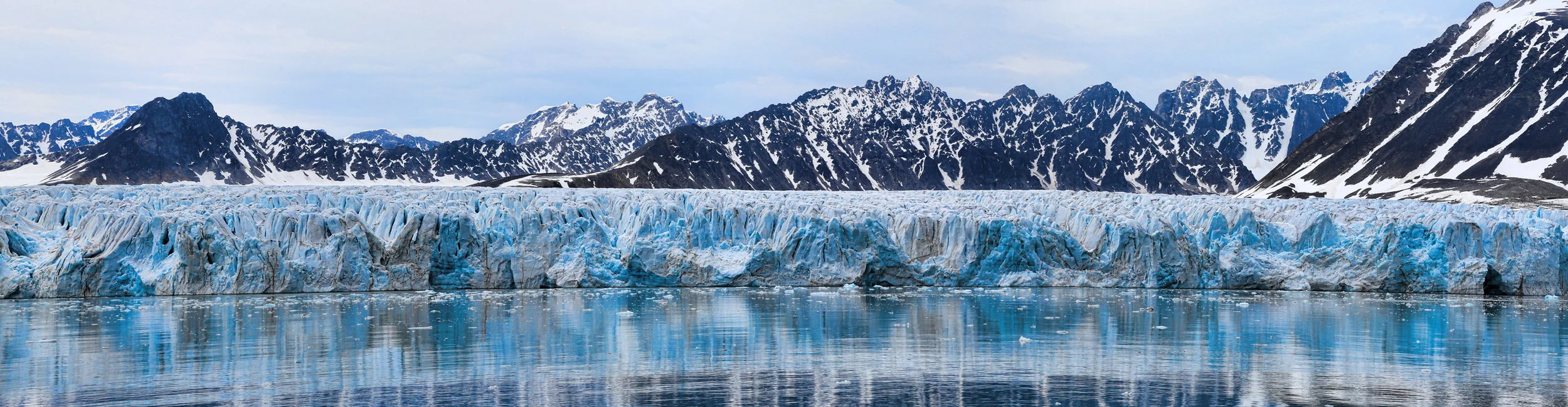 Calving front of Lilliehöökbreen glacier