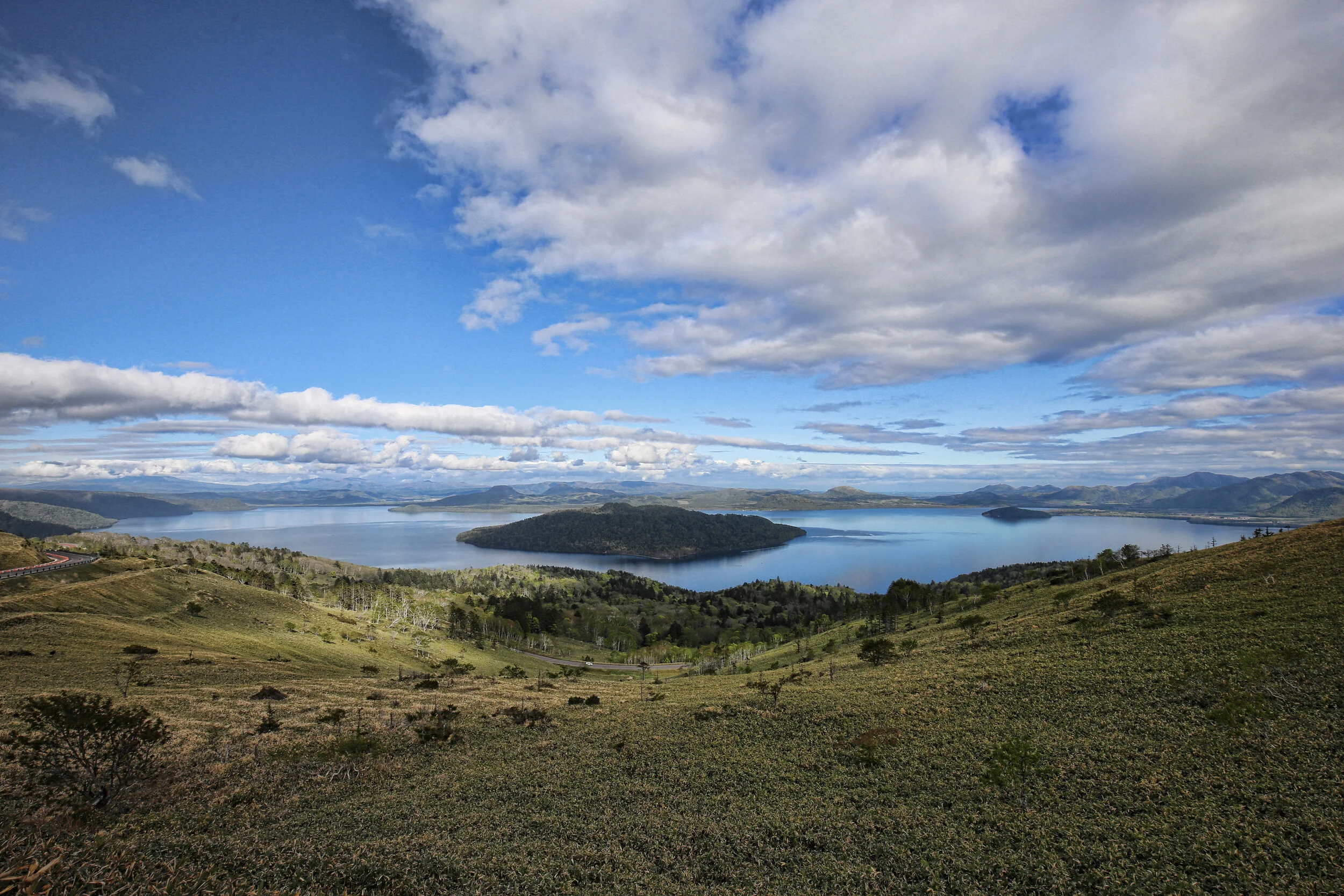 kussharo caldera wide view.jpg
