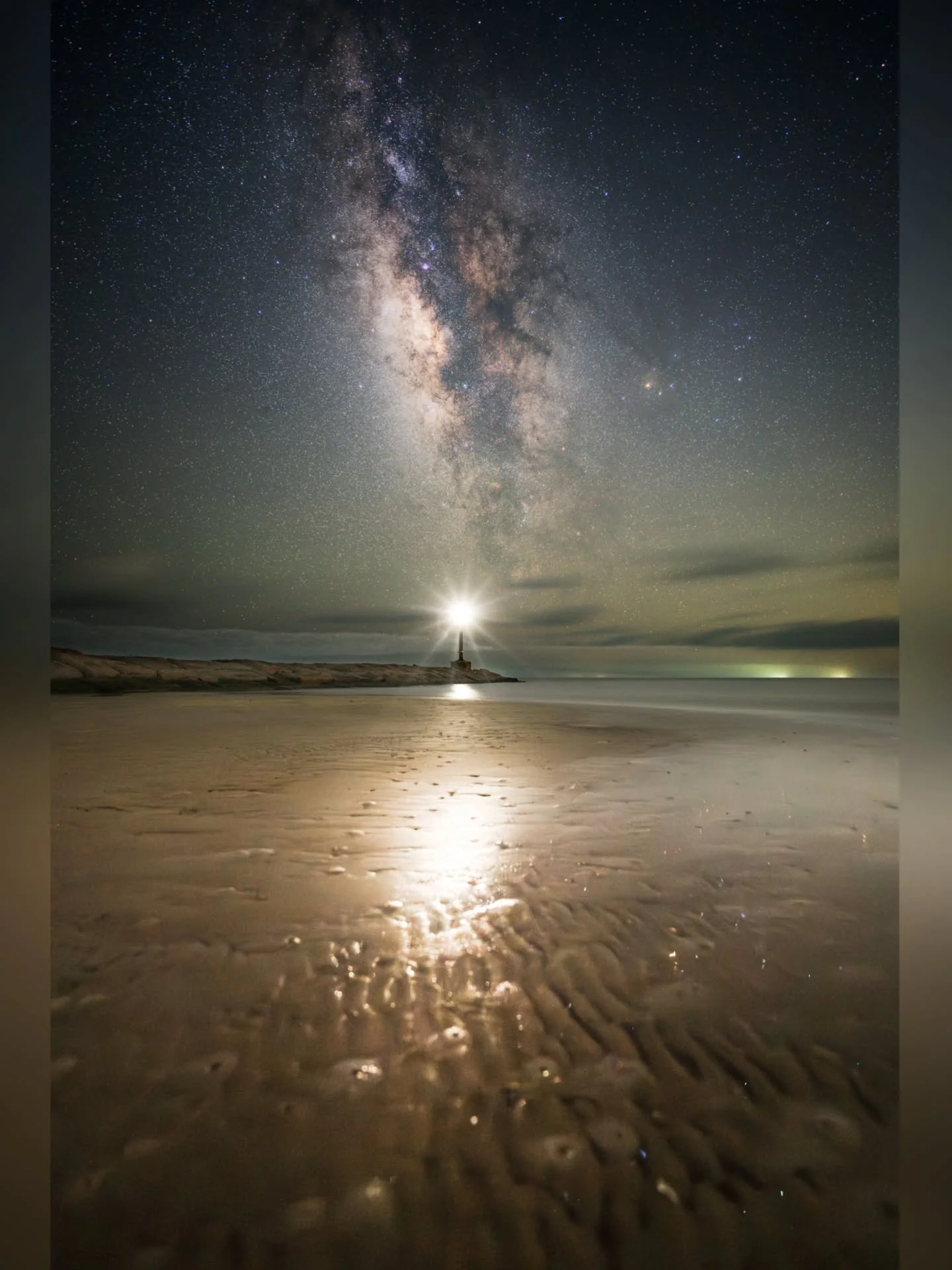 A couple fireflies during Incoming tide at Matagorda beach jetties. 
#milkyway #astrophotography #astro #texas #igtexas #nightphotography #nightscaper #sonyalpha