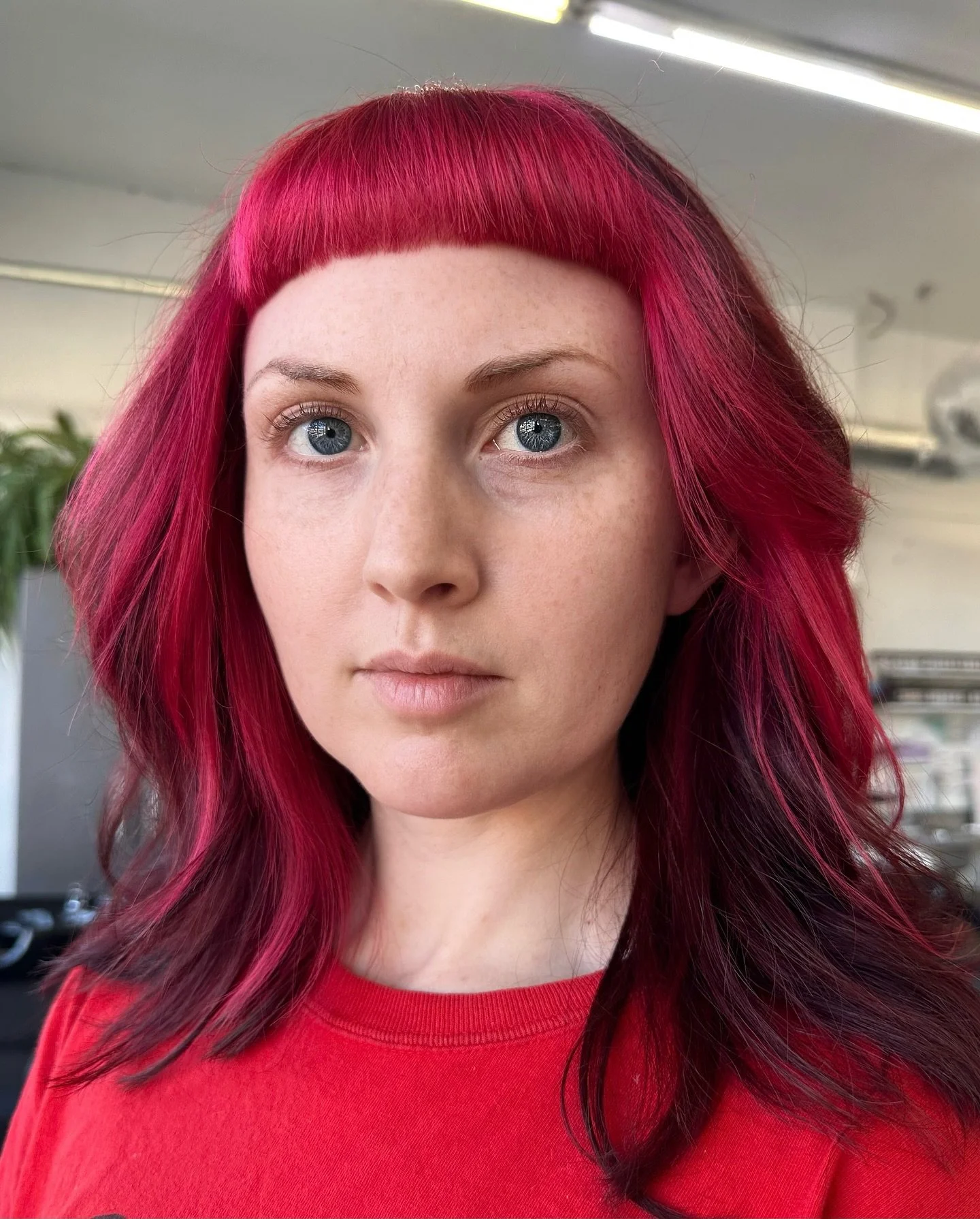 🍒🍒🍒

Color blocking and shape up by @hairbymacks 

Cut with @sharkfinshears &amp; @mizutaniscissors_official 

Color &amp; styled with @evopro 

#thehideoutsalonandlounge #weirdiswelcome #EastNashville #nashville #nashvillesalon #evosalon #evostyl
