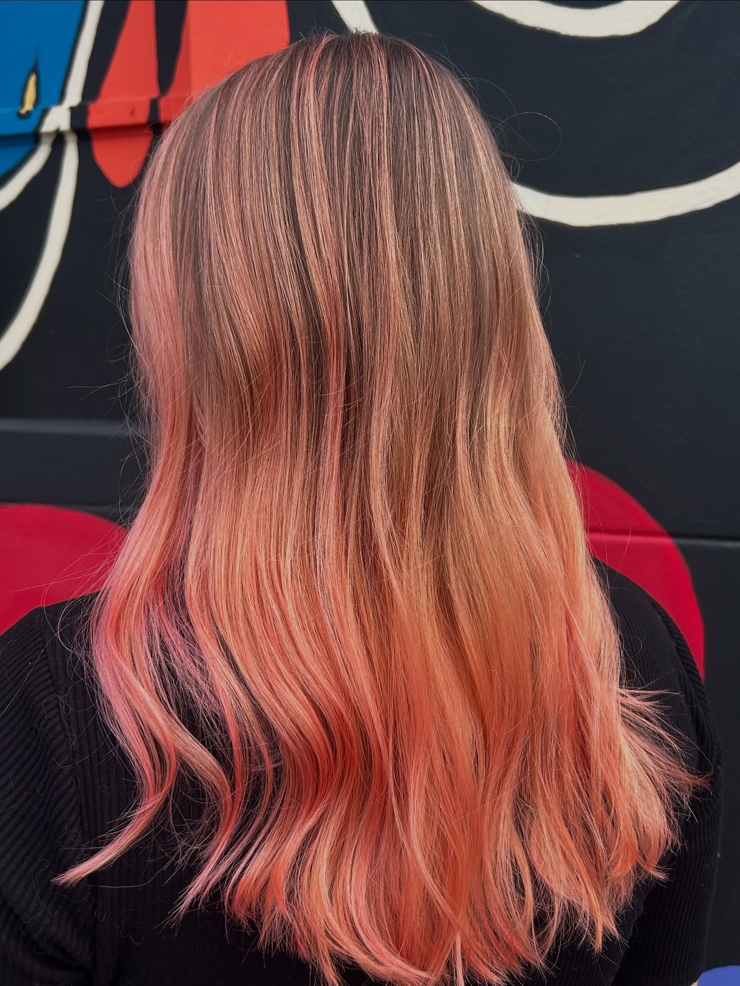 🍑🌸 electric pinky peach by @coloredbymeg 🍑

🦩👛Soft, dimensional, and glowing with warmth&mdash;this color is the ultimate summer-to-fall vibe. 

#PinkyPeach #PeachHair #PinkHair #DimensionalColor #HairInspo #NashvilleHair #HideoutSalon #HairByMe