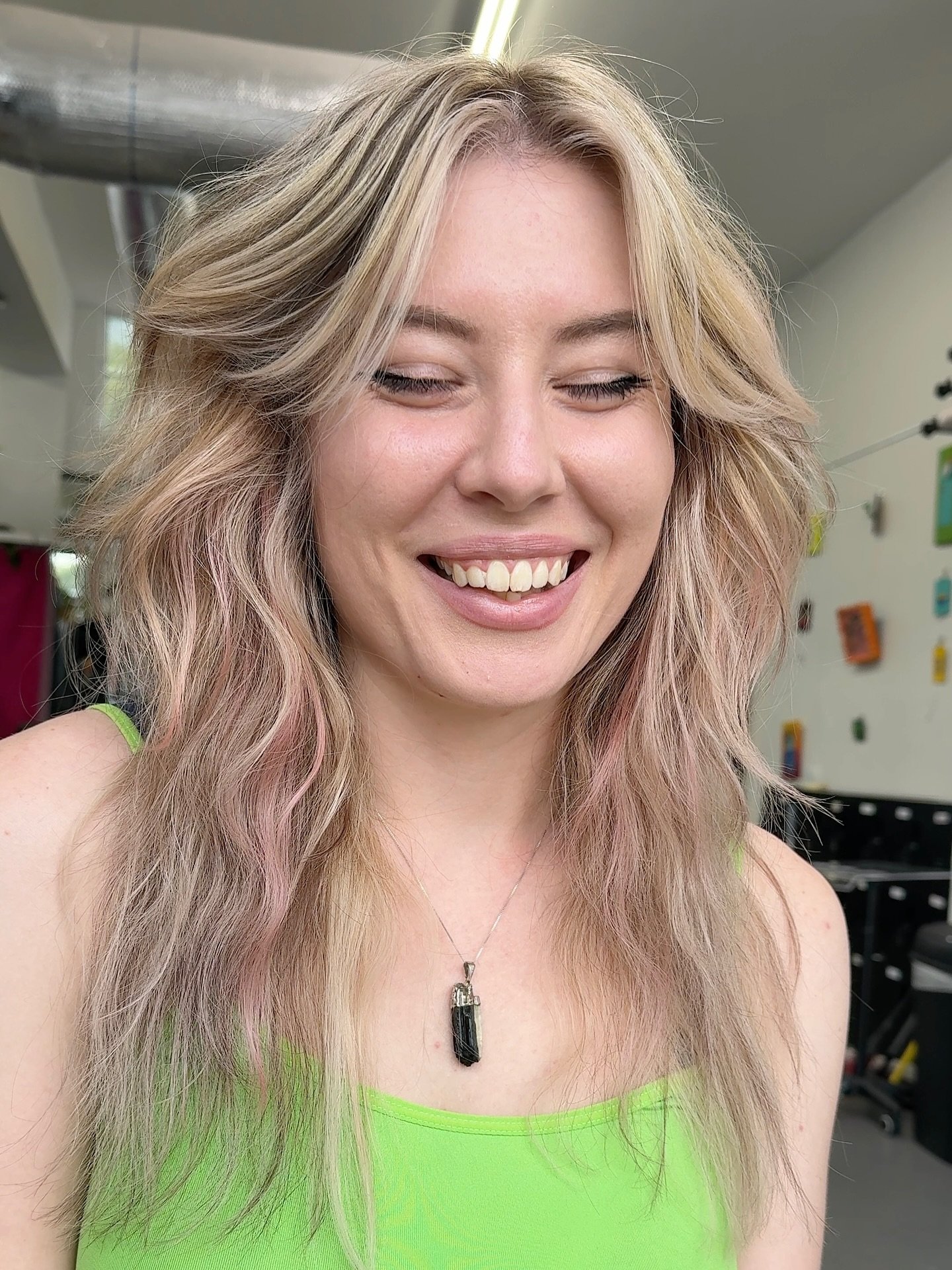 mega refresh for this babe ⊹ ࣪ ˖

@hairbymacks with assist from #bottleblonde @evopro 

⏩swipe for the before (and to check out maddie&rsquo;s cool natural highlight 💕

#thehideoutsalonandlounge #weirdiswelcome #EastNashville #nashville #Nashvillesa