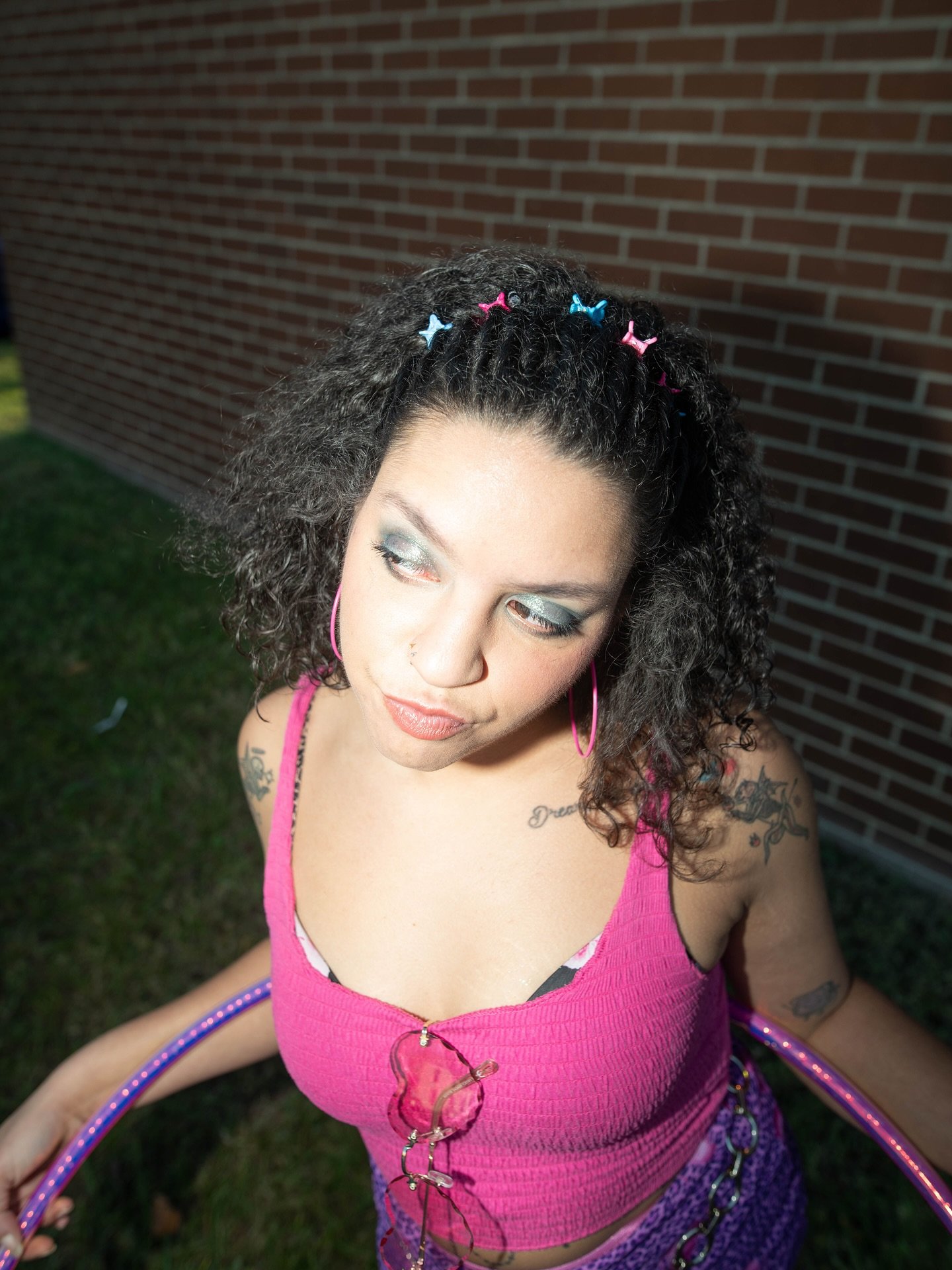 🦋💕 flirt alert&hellip; 

Using @evopro 

Hair by: @hairalchemy_byshelby 
Makeup: @rxkenn.styles 
Styling: @casperblaise @satay123 
Photography: @emilychavarie 
Creative Director: @hairbymacks 

#thehideoutsalonandlounge #weirdiswelcome #EastNashvil