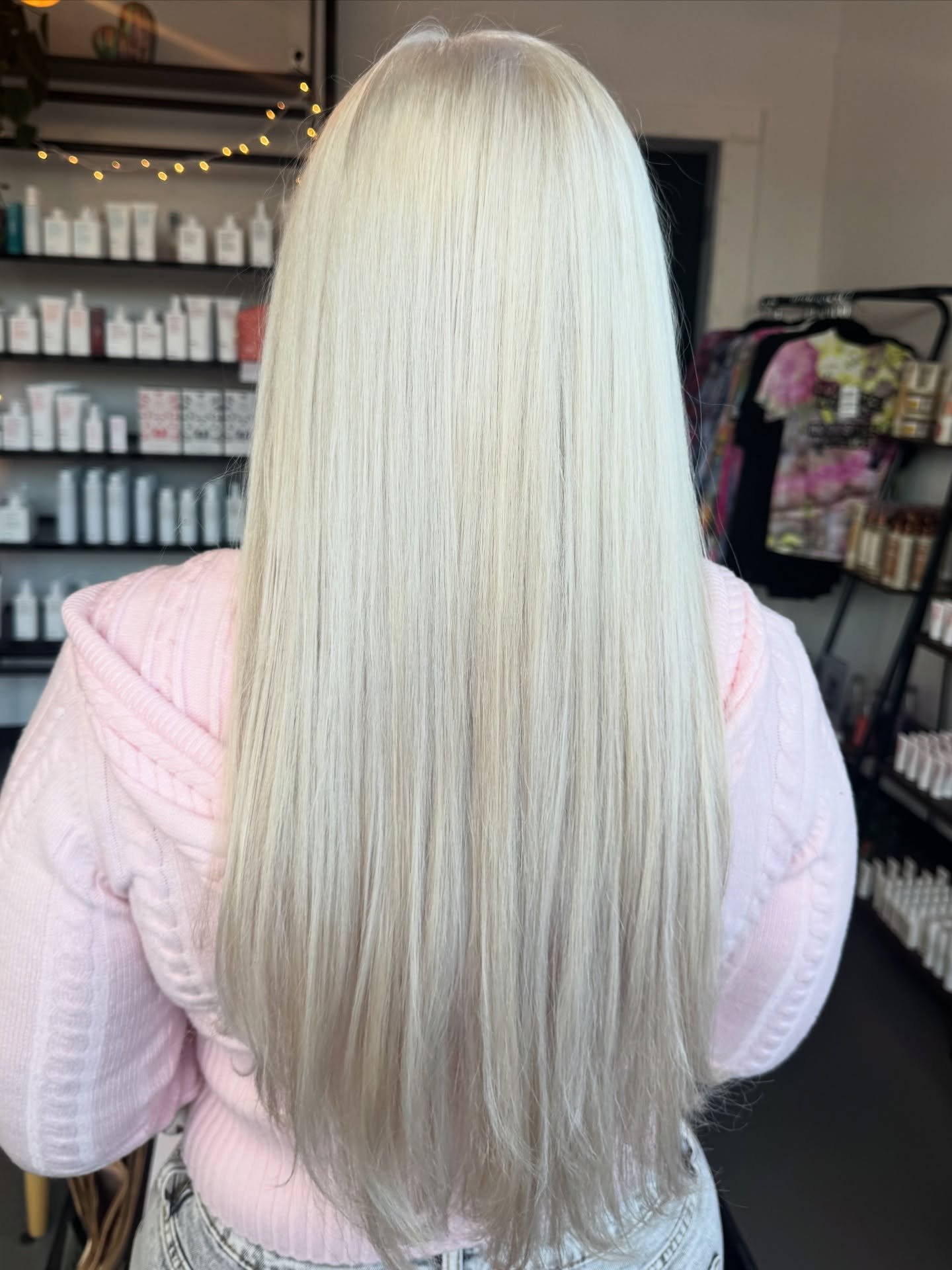 Did someone say winter is coming?? 

❄️❄️❄️ by @thetravelinghairdoctor using @evopro 
Smoothing by @samvillahair and @oliviagarden_int 🥶

#thehideoutsalonandlounge #weirdiswelcomehere #blondehair