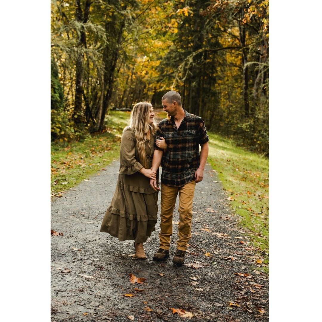I can&rsquo;t believe it&rsquo;s already November! Fall in the PNW means rain. Thank you so much to all the families that have braved the rain for sessions! The last few it rained before and after but we had a break between which was just perfect! 

