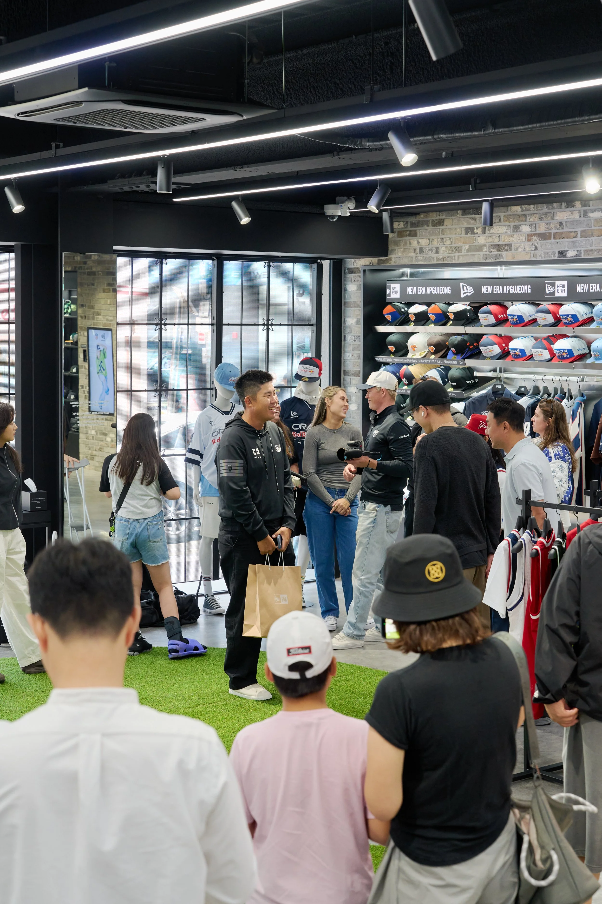 260523_NEW ERA_압구정_안병훈 선수 사인회_0064.jpg
