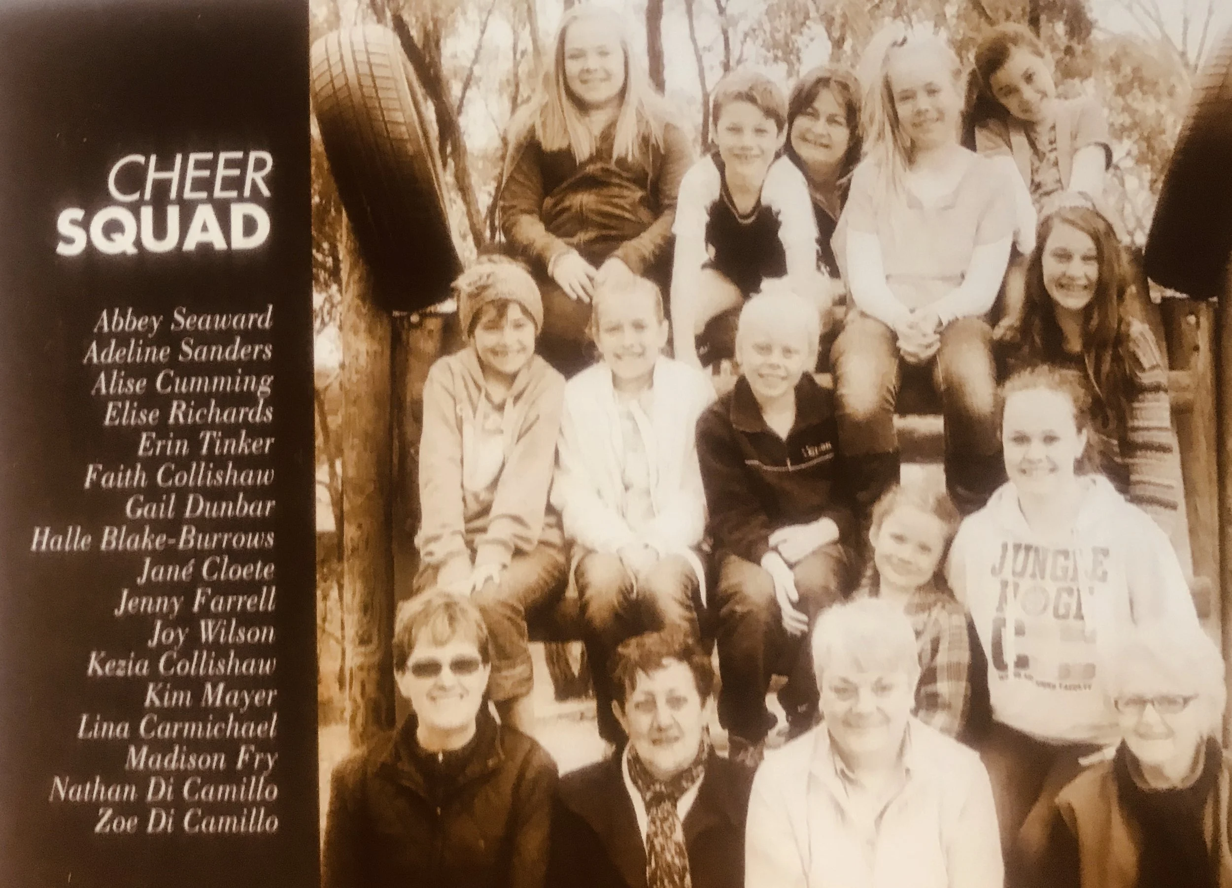 Cast photo 4