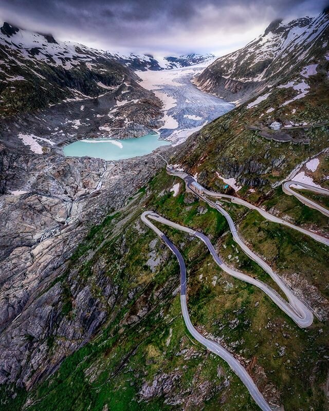 From this point of view, it is even crazier! 😮⁠
⁠
If you needed any proof that Global Warming is a real thing 😥⁠
⁠
The Rh&ocirc;ne Glacier in southwestern Switzerland is retreating due to Global Warming.⁠ Nowadays, it has retreated completely from 