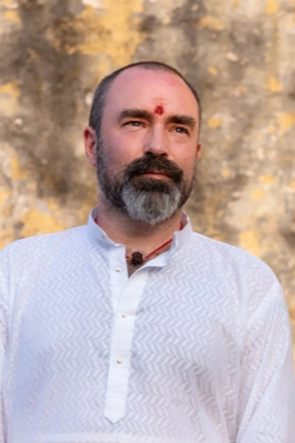 Living Awake: Navigating Today’s World with Tantrik Yoga 