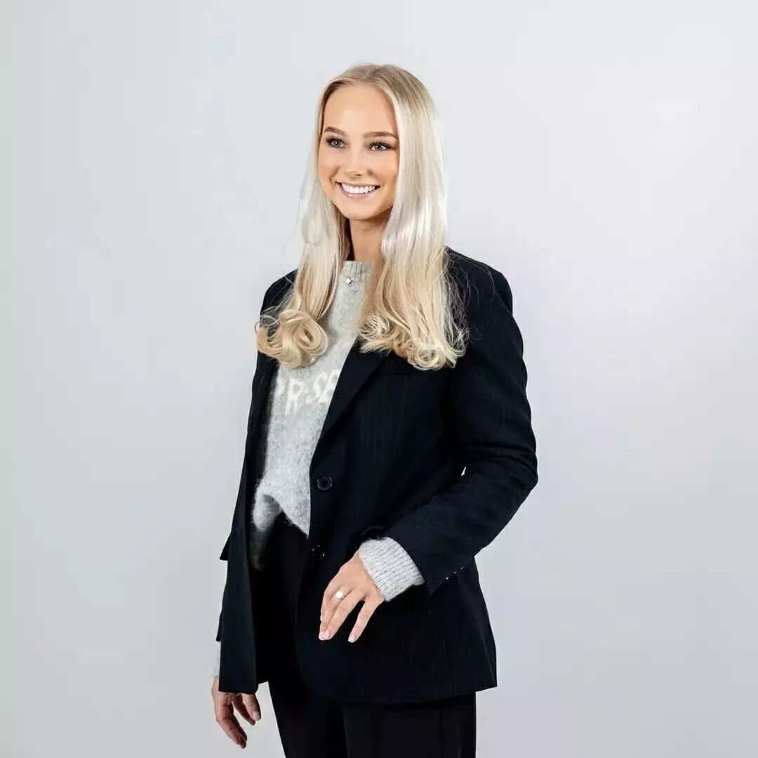 Get to know Interior Designer Sophie Rastrick🌟
What's your main source of design inspiration? 
I draw a lot of inspiration from Pinterest 🏡
Any favourite piece from our brands designs? 
Hard to choose but I absolutely adore the rug in @boxnine7.'