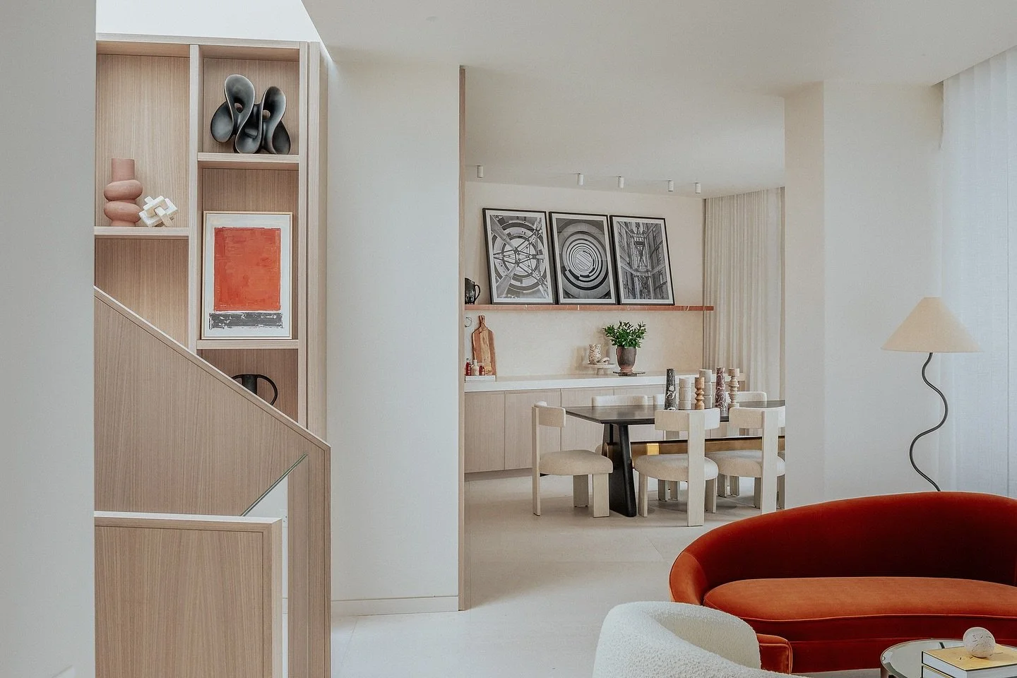 Introducing The Skyward Penthouse at Gasholders, brought to life by @a.london.interiors in partnership with Related Argent.✨🤍

This 2,800 sq ft Penthouse at the iconic, Grade II listed Gasholders, it&rsquo;s a story written in steel, stone, and soft