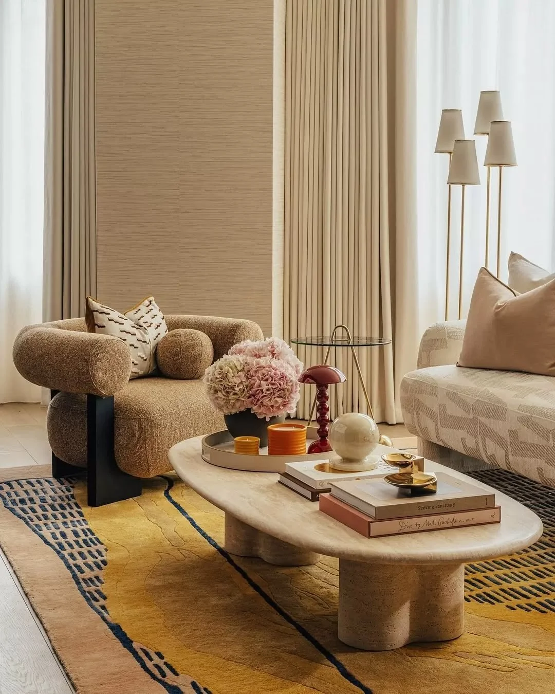 Welcome back to The Bryanston, Hyde Park. 🍁

We are thrilled to introduce Apartment 4.04 at The Bryanston, Hyde Park, an extraordinary 1,653 sq ft 2-bedroom show home created by @a.london.interiors, in collaboration with developer, Almacantar.

Foll