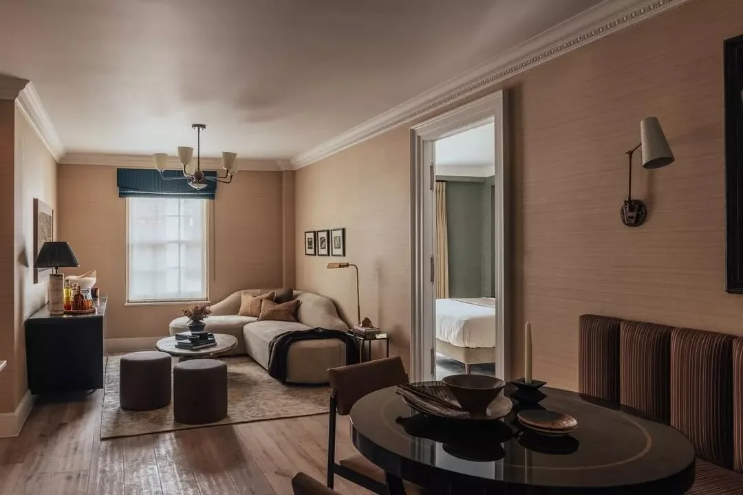 A.LONDON kicking off 2026 with a bang 🤩

The team are delighted to have returned to 36 &amp; 37 Hertford Street Residences with a second completed project within this boutique Mayfair address.

This one-bedroom pied-&agrave;-terre is a study in unde