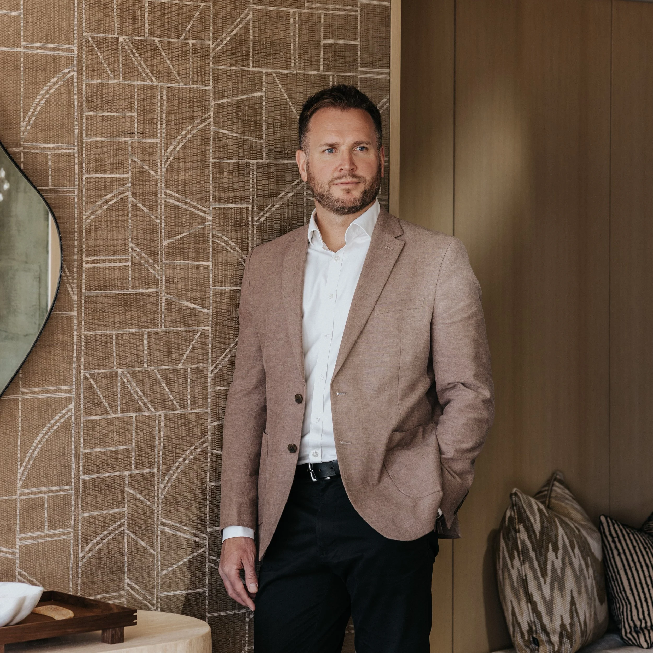 Welcoming Ian Stratford, Senior Director, to team AGC 🏆

With 30 years in property spanning agency, global relocation, land, new homes and BTR, Ian brings deep sector networks, experience and relationships to the Accouter Group of Companies.

As Sen